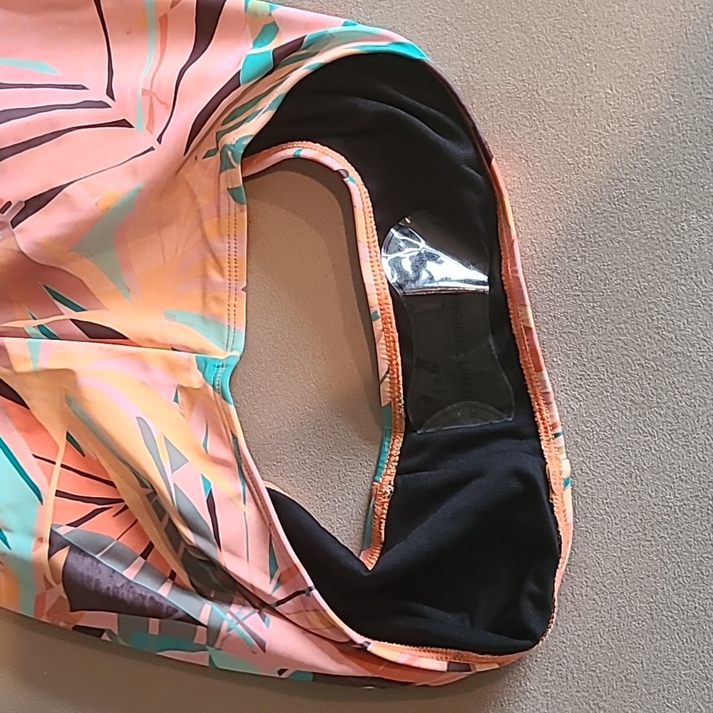 Cupshe Emerge Tropical Swimwear, Size Large - Picture 5 of 9